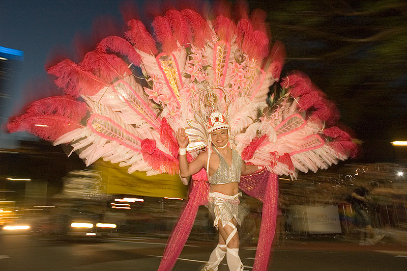 Mardi Gras Parade: Thai'd Together: click for previous image
