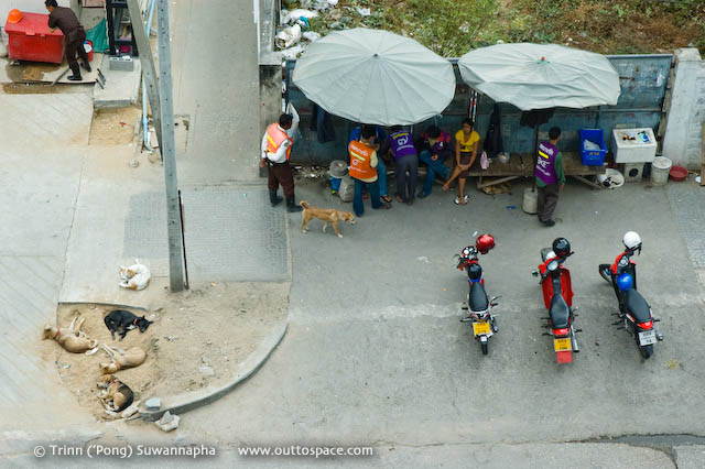 Off Duty – micro community of motorcycle taxis at Chong Nonsi