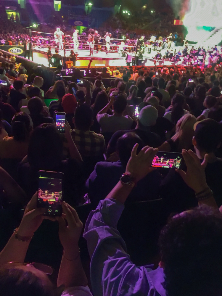 Capturing lucha libre on mobile phones